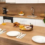 Apartment Sunny With Terrace, 2 Bedrooms, Near *