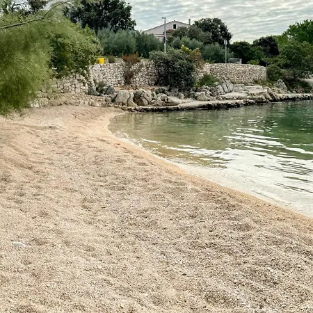 Sunny On Pag Island 公寓 *