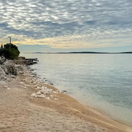 Sunny On Pag Island 公寓 曼德雷
