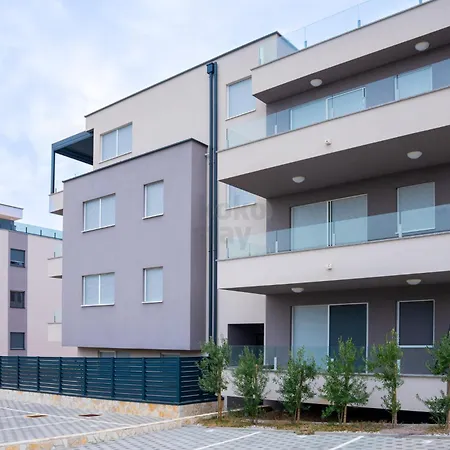 Sunny With Terrace, 2 Bedrooms, Near *