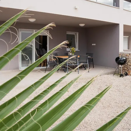 Sunny With Terrace, 2 Bedrooms, Near