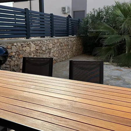 Sunny With Terrace, 2 Bedrooms, Near *