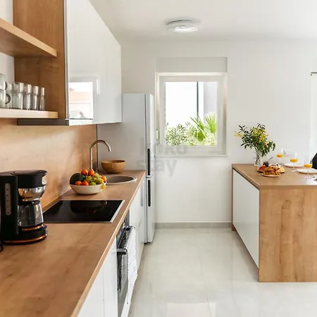 Appartement Sunny With Terrace, 2 Bedrooms, Near Mandre